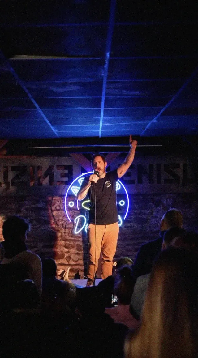 Nous avons créé un comedy club !