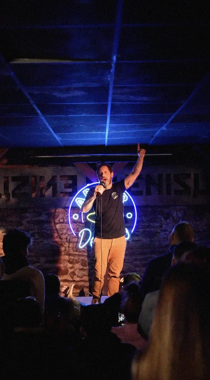 Nous avons créé un comedy club !